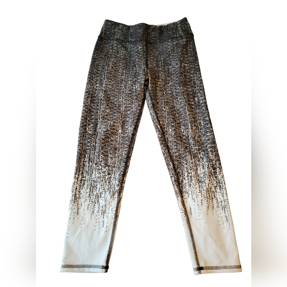 Evolution and Creation gray and white patterned women's size large Capri legging